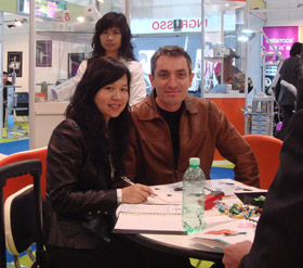 US Customer and Honghui at Exhibition