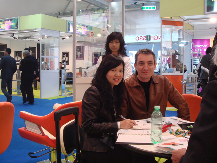 US Customer and Honghui at Exhibition